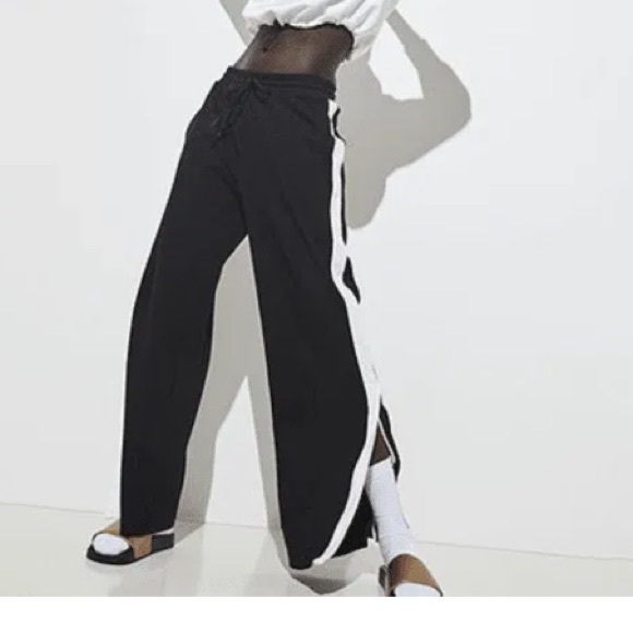 SPORTS ILLUSTRATED • Womens Straight Leg Athletic Track Pant with White Stripe - Picture 7 of 16